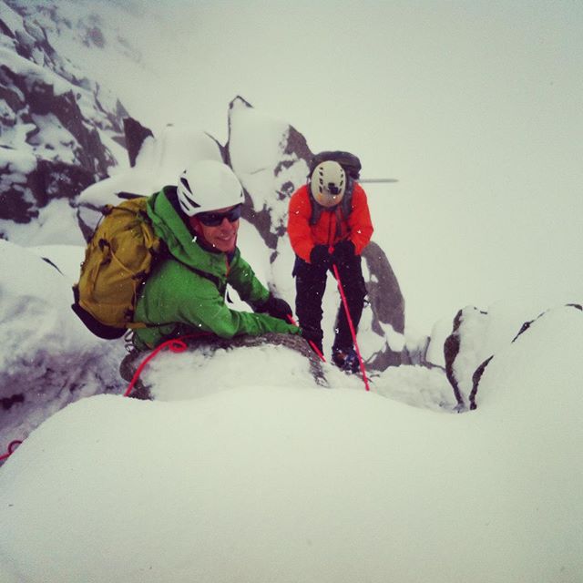 Rolig dag med mycket snö på Petite Aiguille Vert, med ytterligare 4st svenska bergsguider! #chamonix #grandsmontets #bergsresor #elevenate #giro