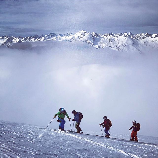 Fin dag med stighudar och skön böljande åkning!#piemonte #bergsresor #elevenate #dynafit #g3