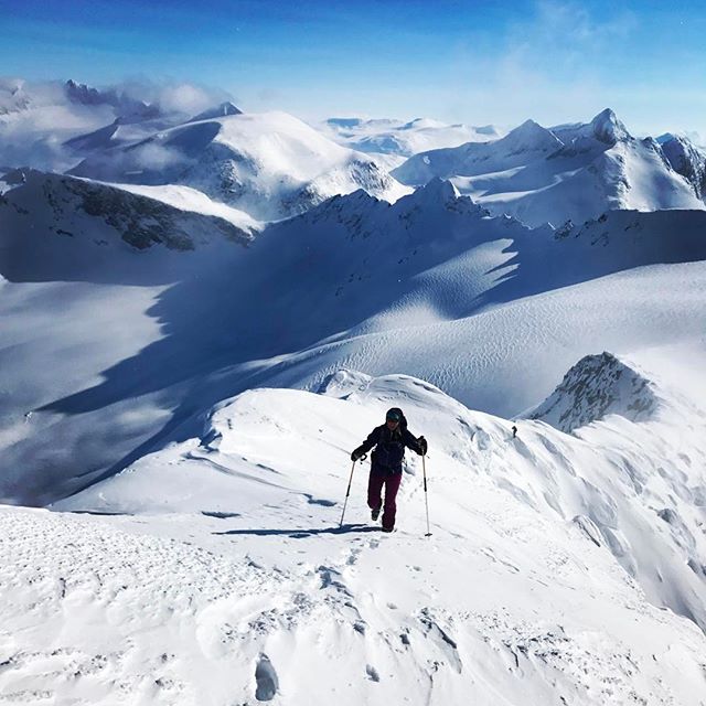 Bra start på påskhelgen med tur på Storfjellet!#storfjellet #narvik #skitouring #bergsresor #g3gear #elevenate #dynafit