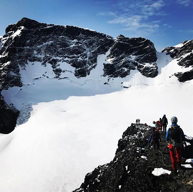Avslutade svenska klätterförbundets alpin/glaciärkurs i Tarfala med perfekta förhållanden på södra klippberget#tarfala #bergsresor #elevenate #dynafitsweden #svenskaklätterförbundet