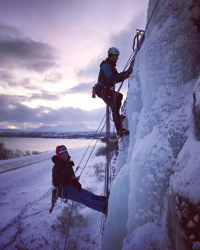 Sista dagen på sbo;s is och navigationskurs avslutas med räddningsövningar!Nu kör vi vidare med skidblocken i utbildningen!#svenskabergsguideorganisationen #sbo #fjällräven #bergsresor #abisko #narvik